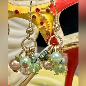 Elegant Green and Gold Cluster Earrings-short
